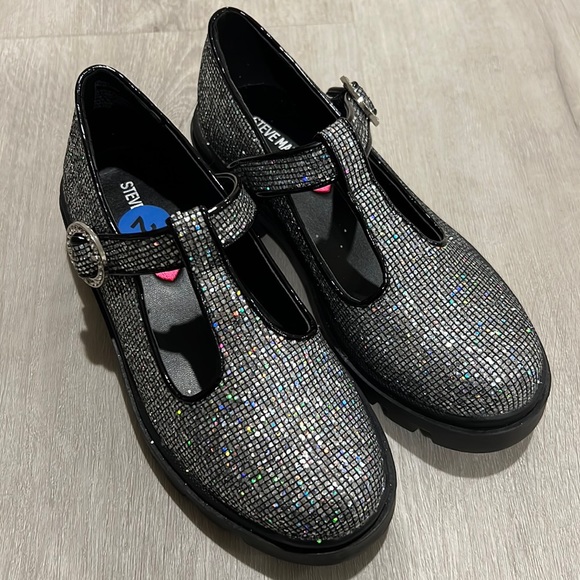 Steve Madden Other - NWOT Steve Madden Sparkly Shoes Size 2